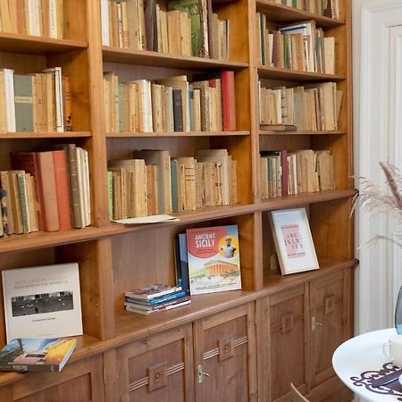 Sognalibro Bed And Books Bed & Breakfast Ragusa Exterior foto
